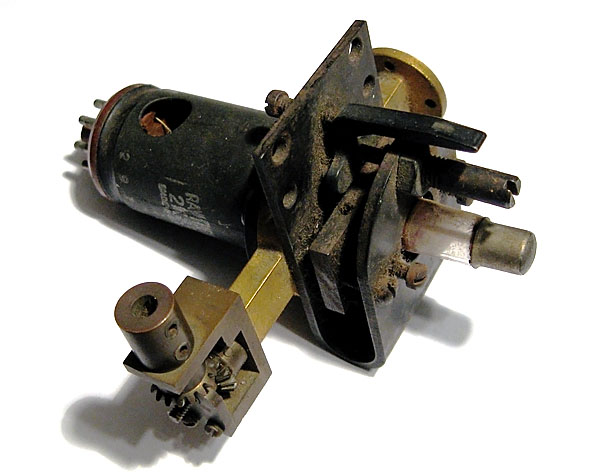 Raytheon 2K33 Klystron Tube