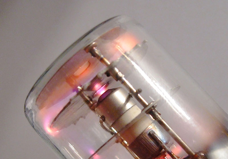 Sylvania R1130B Hollor Cathode Tube