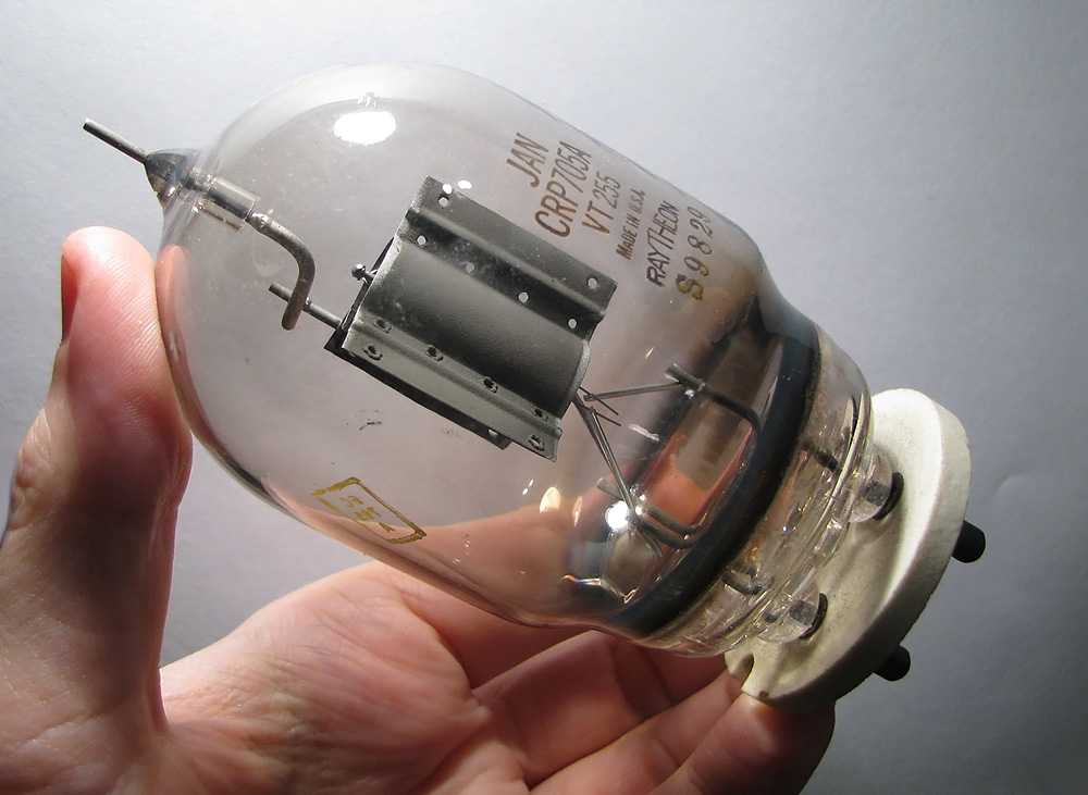 Raytheon CRP 705A rectifier tube