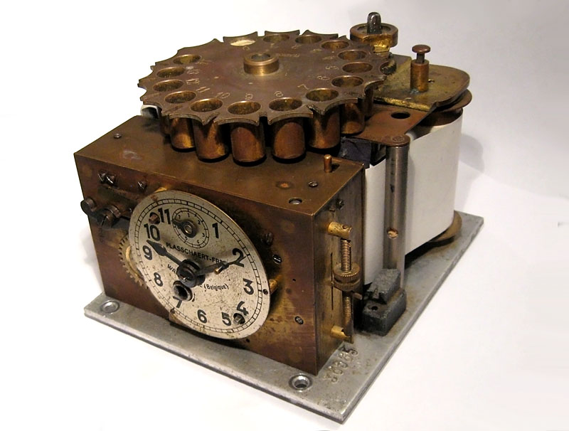 Plasschaert No 3 Pigeon Clock